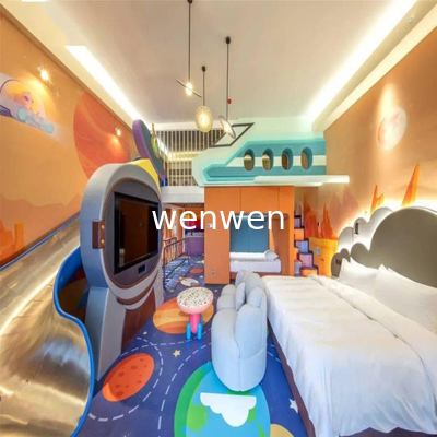 Unlock a new experience of parent-child accommodation. The charm of the slide equipment in the hotel parent-child room