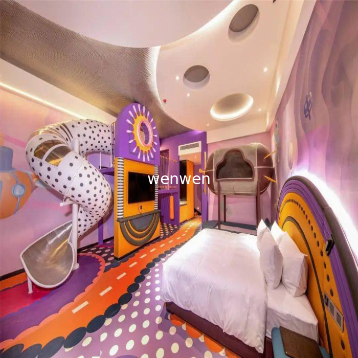 Unlock a new experience of parent-child accommodation. The charm of the slide equipment in the hotel parent-child room